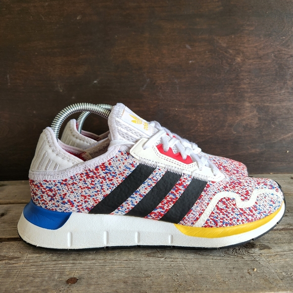 adidas swift run youth white